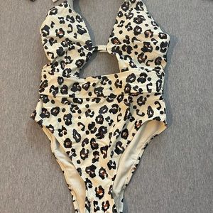 One piece cheetah print swim suit
